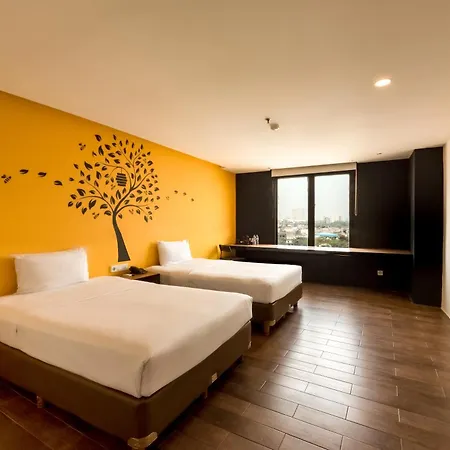 Yellow Bee Tangerang Exterior photo